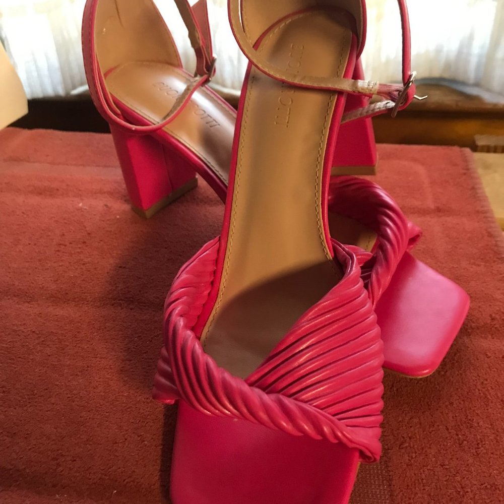 Fuschia  Peep Toe Block Heeled Sandals - Size 39 (EU) - Picture 4 of 5